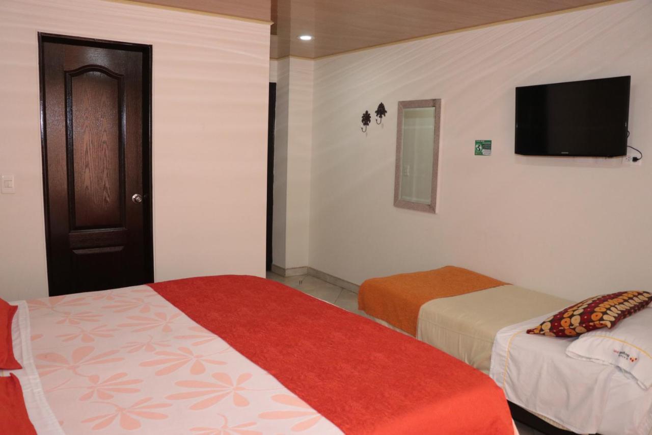 Hoteles Bogota Inn El Lago Country Zona Rosa מראה חיצוני תמונה